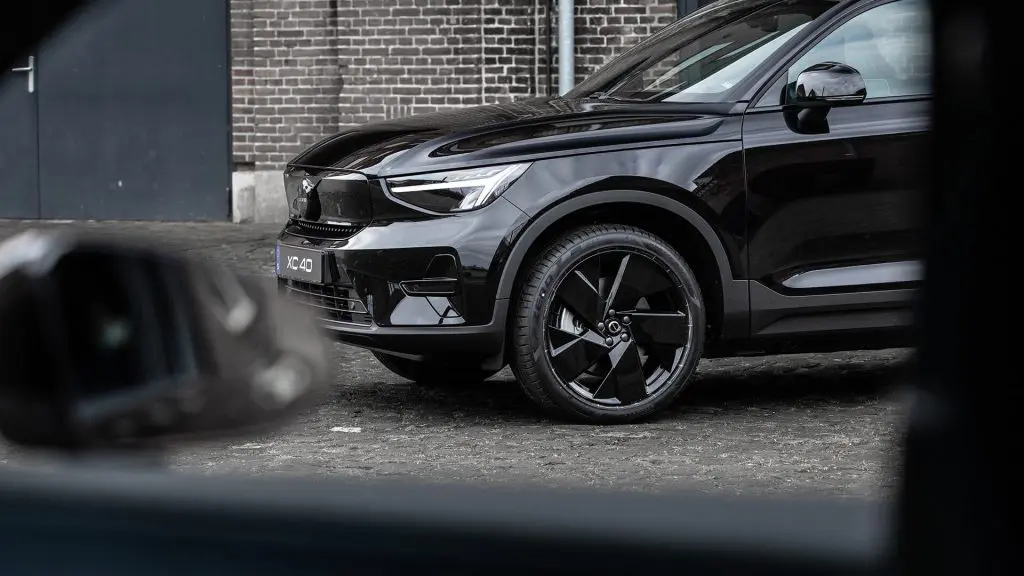 xc40-black-edition-1-1024x576