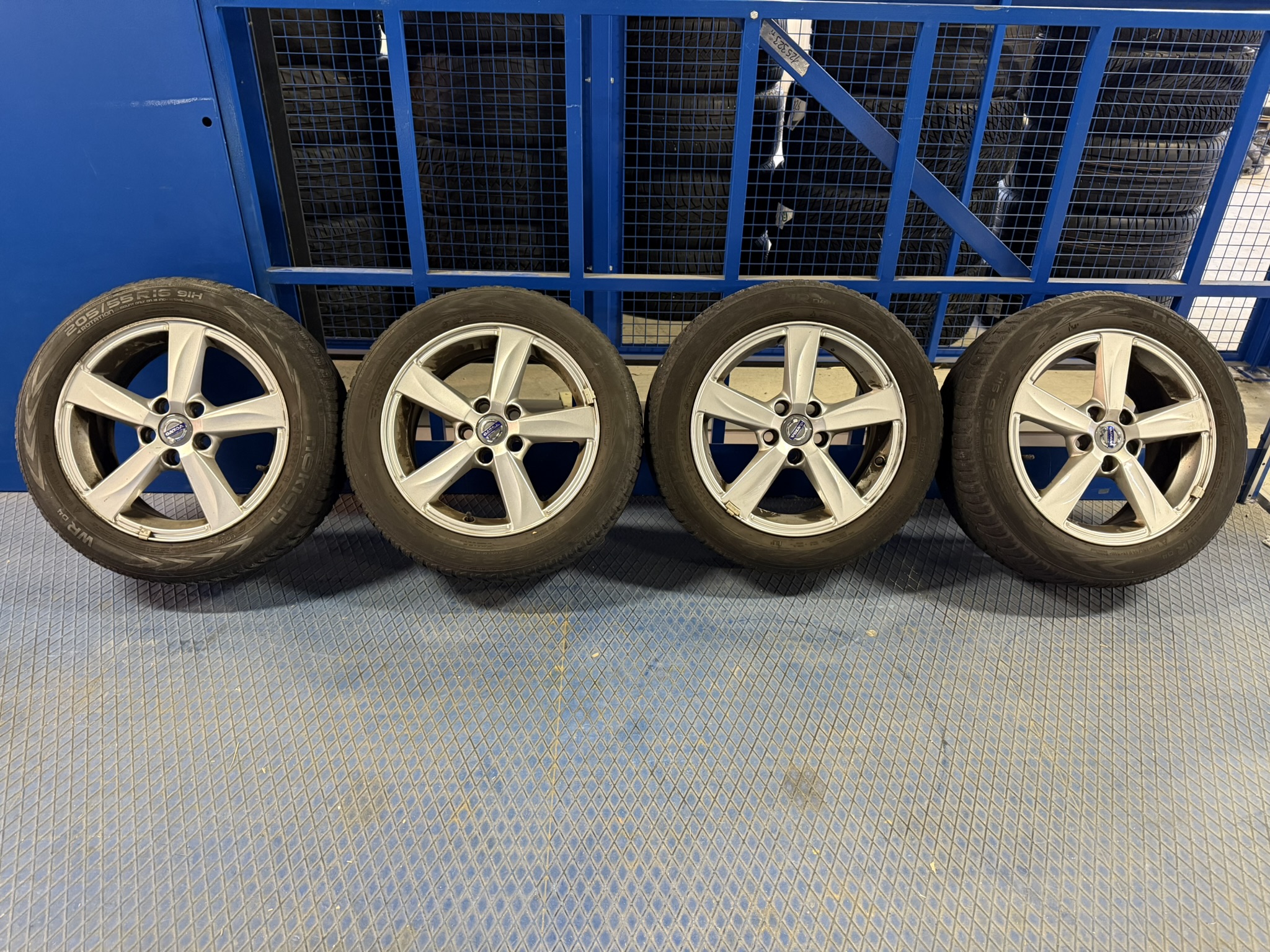 Winterwielenset Volvo V40 Nokian