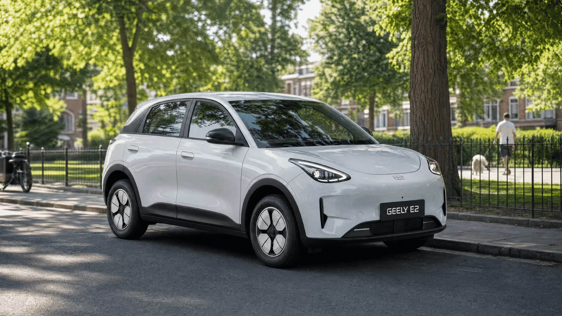 Geely E2 zij- voorkant