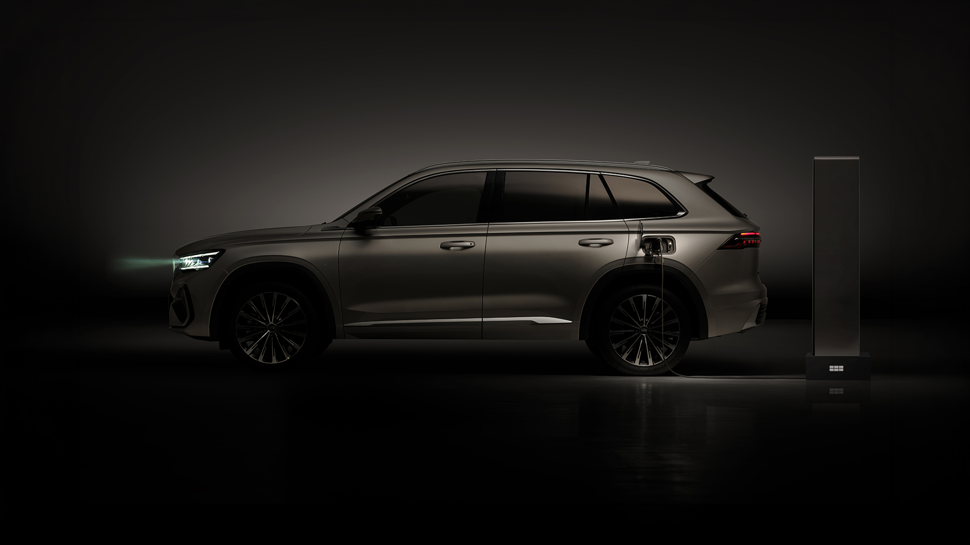 Geely Monjaro EM-i zijkant